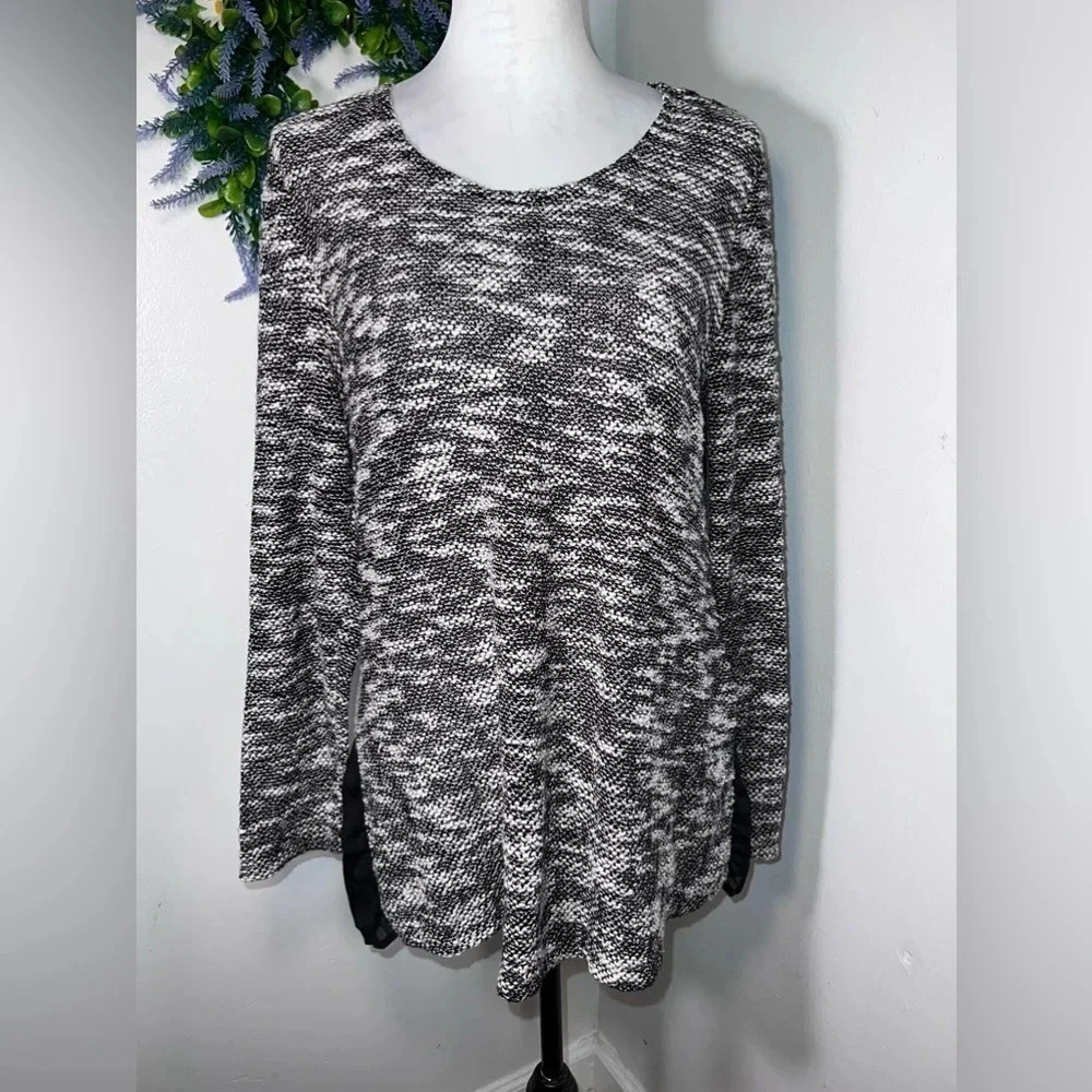 Alfani,L black white gray,long sleeve tunic sheer pleated hem, faux button back‎